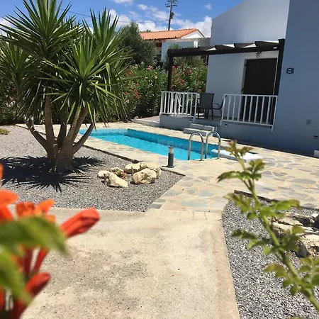 Villa Cozy With Pool And Parasol In Kirianna